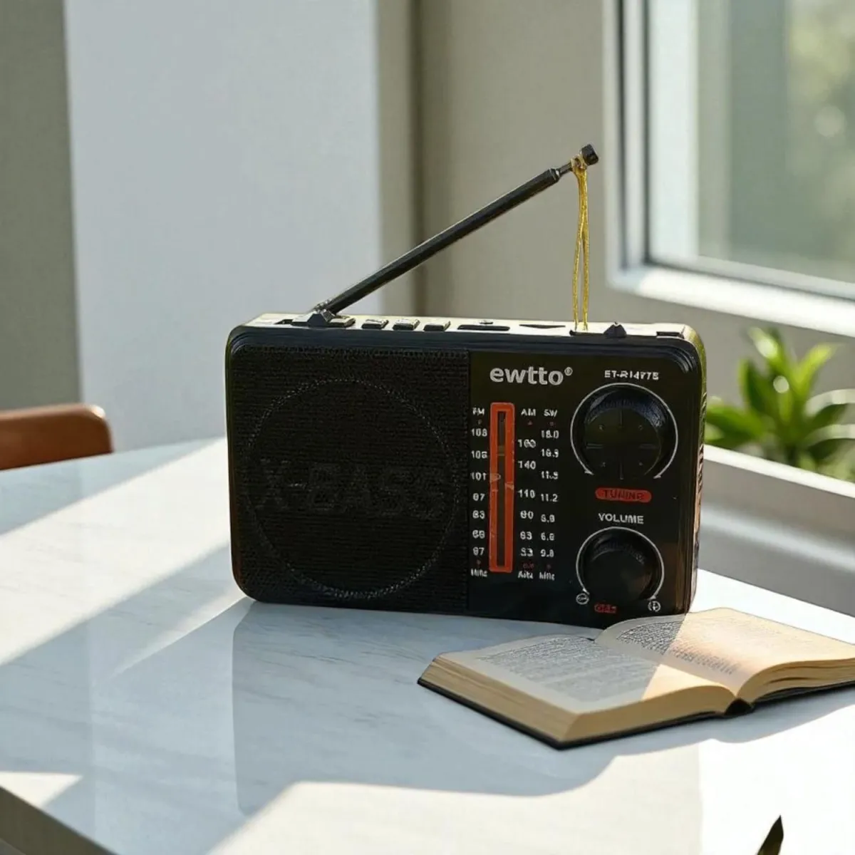 Radio Portátil Recargable Ewtto ET-R1477B FM/AM/SW Bluetooth, USB